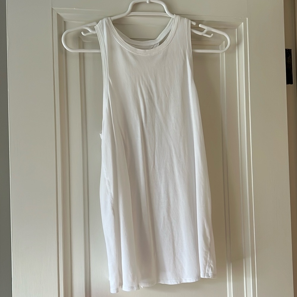 White Lululemon tank.